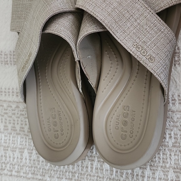 Crocs capri shimmer xband  summer sandal, slip on, neutral sandals. Women's  7 - Picture 2 of 7